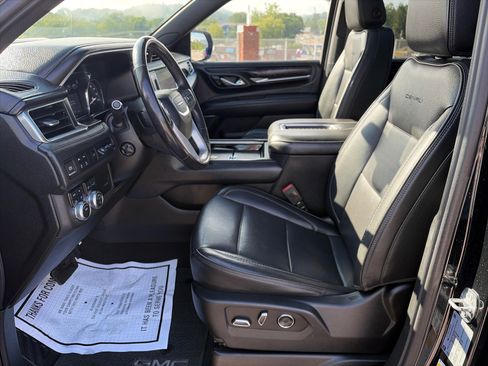 Used 2021 GMC Yukon Denali AWD/4WD image 16