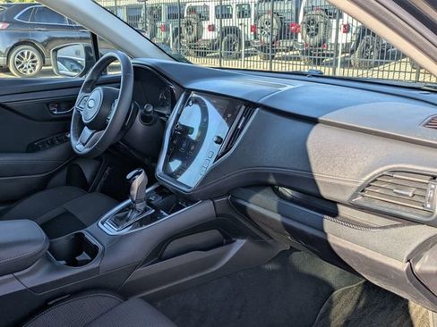 Used 2023 Subaru Outback Premium image 31