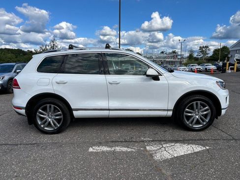 Used 2016 Volkswagen Touareg VR6 AWD/4WD image 4