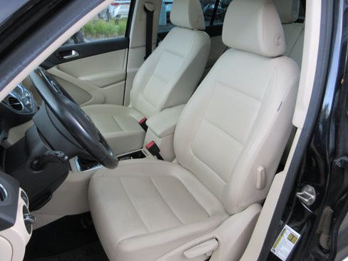Used 2012 Volkswagen Tiguan SE AWD/4WD image 21