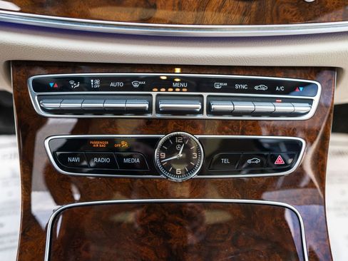 Used 2019 Mercedes-Benz E 300 4MATIC image 28