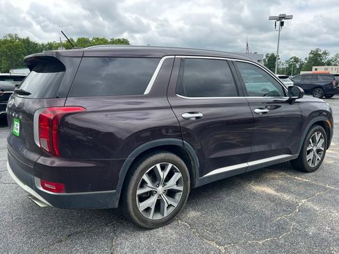 Used 2020 Hyundai Palisade SEL w/ Premium Package FWD image 3