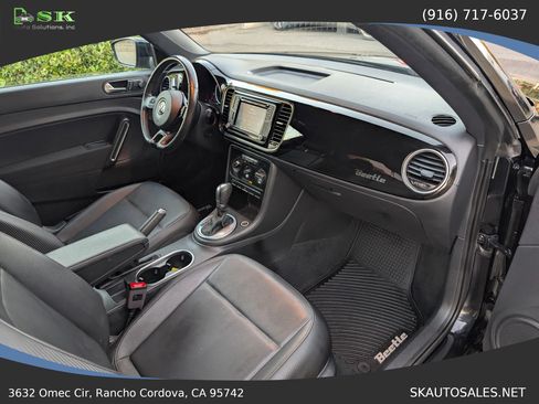 Used 2018 Volkswagen Beetle 2.0T S w/ Style & Comfort Package For S FWD image 16