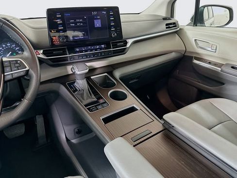 Certified 2024 Toyota Sienna XLE image 23