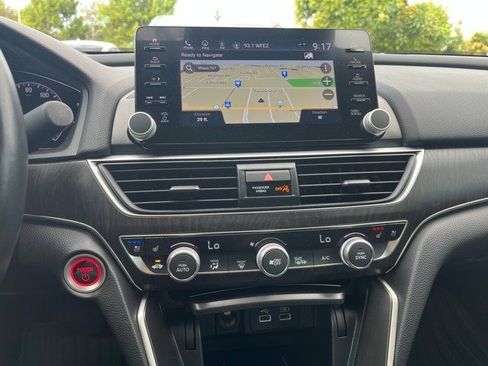 Used 2021 Honda Accord Touring image 6