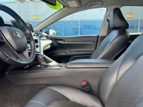Used 2022 Toyota Camry XSE image 19