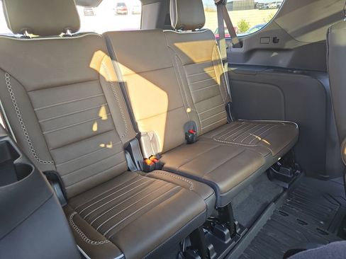 Used 2026 GMC Yukon XL Denali Ultimate AWD/4WD image 11