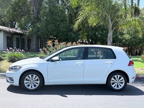 Used 2019 Volkswagen Golf SE FWD image 2