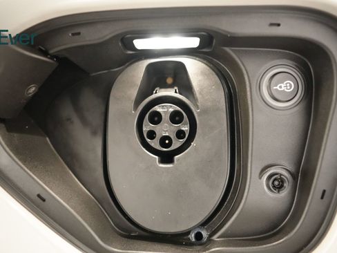 Used 2023 Porsche Taycan w/ Premium Package RWD image 25