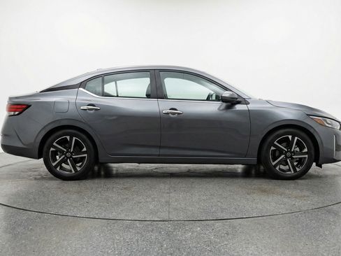 Used 2025 Nissan Sentra SV FWD image 11