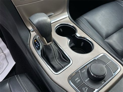 Used 2017 Jeep Grand Cherokee Limited w/ Trailer Tow Group IV image 21