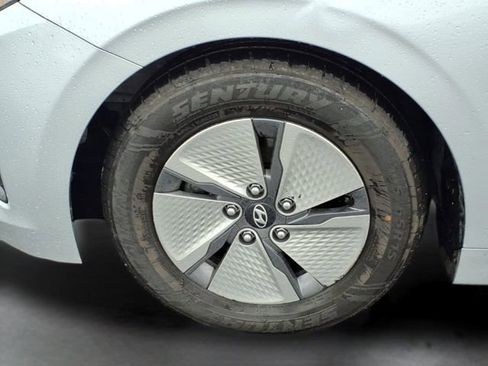 Used 2021 Hyundai Ioniq SE FWD image 18
