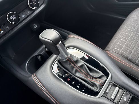 Certified 2025 Honda HR-V Sport image 29