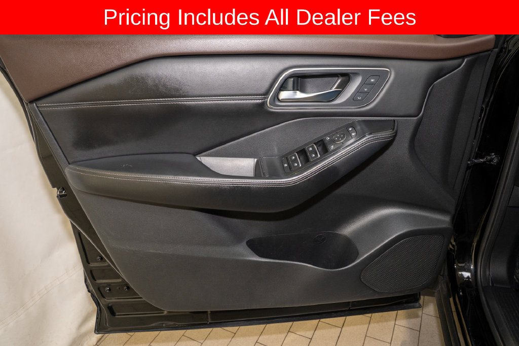 Used 2021 Nissan Rogue SL AWD/4WD image 13