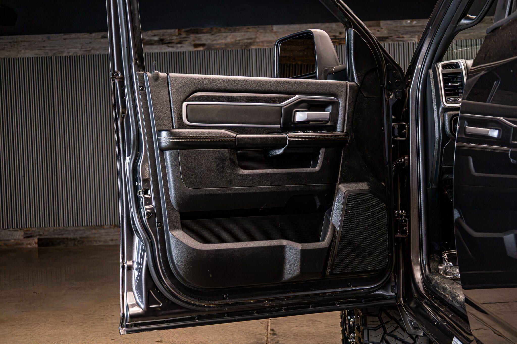 Used 2024 RAM 3500 Big Horn w/ Night Edition AWD/4WD image 29