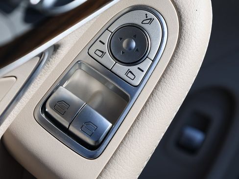 Used 2022 Mercedes-Benz C 300 Coupe image 12