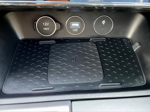 Used 2025 Genesis G70 2.5T w/ Sport Prestige Package image 16