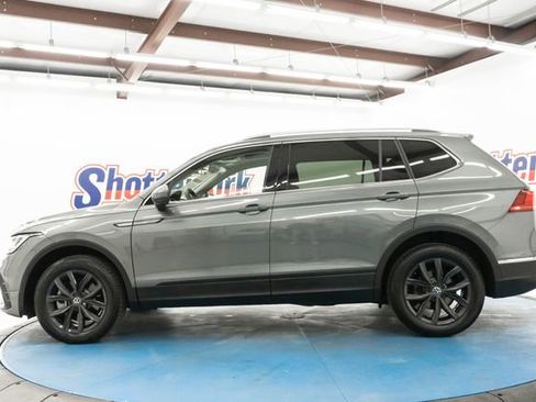 Used 2024 Volkswagen Tiguan SE AWD/4WD image 5