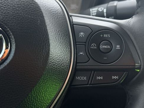 Used 2025 Toyota Corolla SE FWD image 20