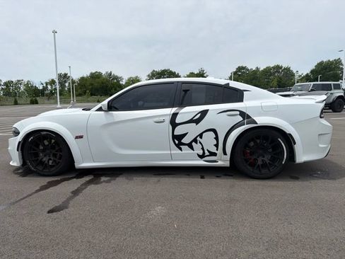 Used 2016 Dodge Charger SRT w/ Harman/Kardon Audio Group RWD image 14