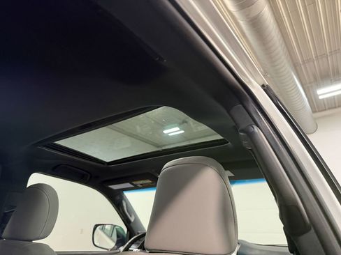 Used 2023 Lexus GX 460 image 17