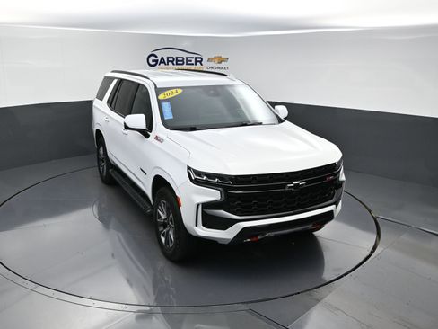 Certified 2024 Chevrolet Tahoe Z71 w/ Luxury Package AWD/4WD image 1
