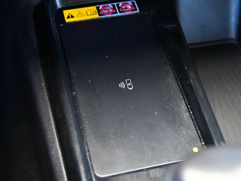 Used 2025 Toyota Camry SE FWD image 28