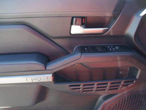 Used 2024 Toyota Tacoma TRD Off-Road w/ TRD Off Road Premium Package AWD/4WD image 29