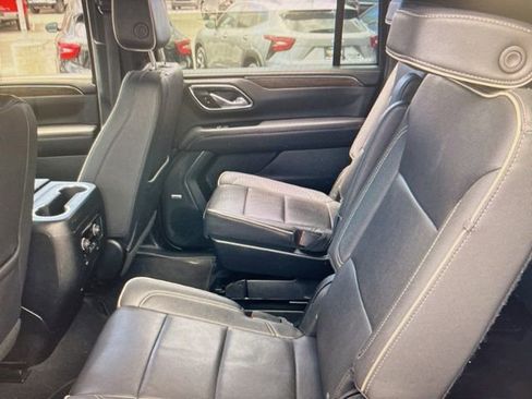 Used 2023 Chevrolet Suburban Premier AWD/4WD image 10
