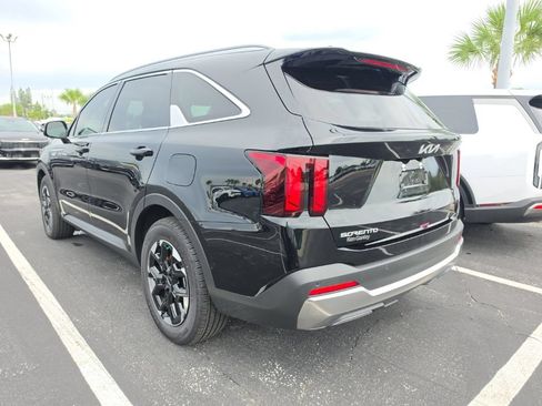 Used 2026 Kia Sorento S w/ S Panoramic Sunroof Package FWD image 11