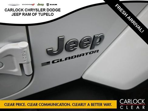 Used 2023 Jeep Gladiator Overland AWD/4WD image 42