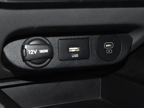 Used 2024 Hyundai Elantra SEL FWD image 17