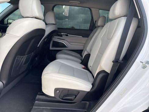 Used 2022 Kia Telluride S FWD image 9