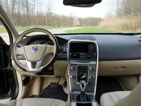 Used 2015 Volvo XC60 T5 Platinum image 17