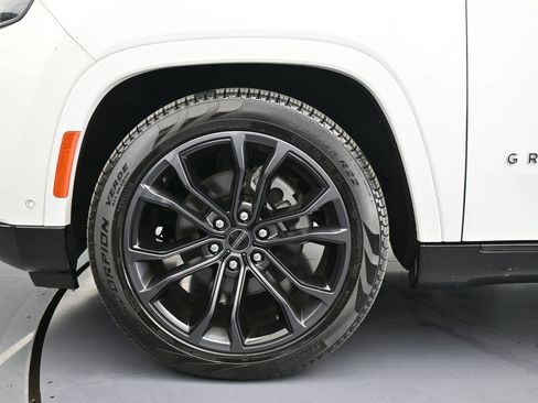 Used 2024 Jeep Grand Wagoneer Series III w/ Quick Order Packagew 28T image 10
