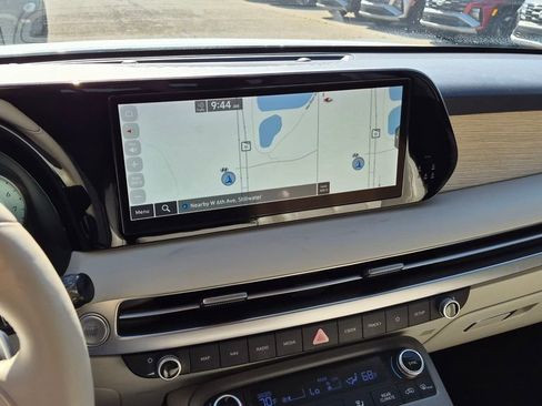 Used 2023 Hyundai Palisade Limited FWD image 14