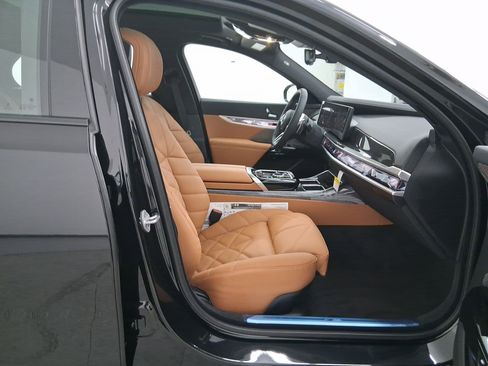 New 2026 BMW 740i image 31