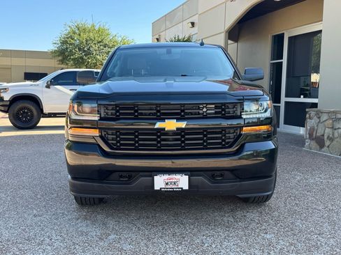 Used 2018 Chevrolet Silverado 1500 Custom w/ Custom Value Package image 5