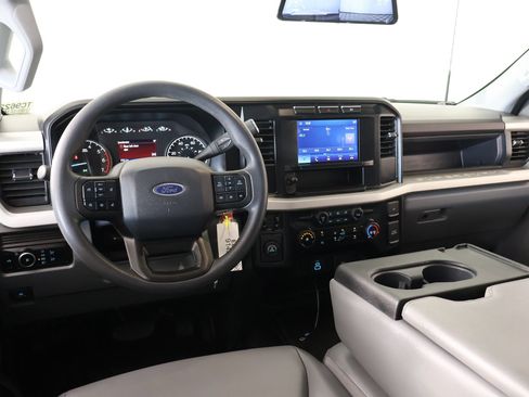 Used 2024 Ford F250 XL w/ XL Chrome Package RWD image 2