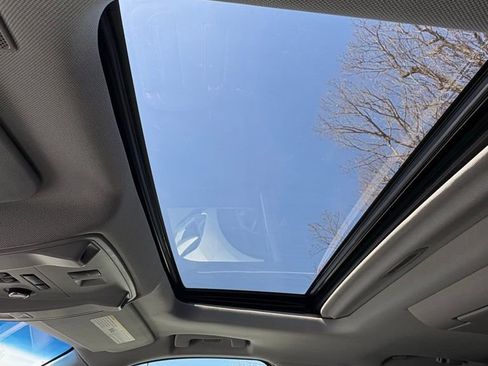 Used 2018 GMC Yukon Denali w/ Denali Ultimate Package image 18