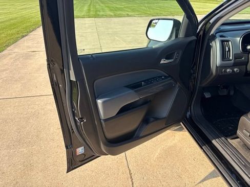 Used 2015 Chevrolet Colorado Z71 w/ LPO, Gearon Bar Package AWD/4WD image 12