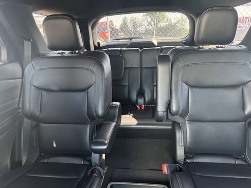 Used 2020 Ford Explorer XLT w/ Equipment Group 202A RWD image 22