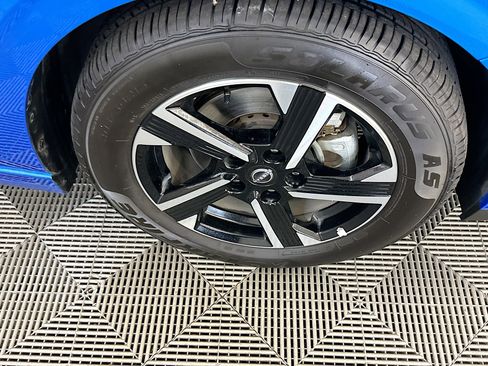 Used 2025 Nissan Sentra SV image 11