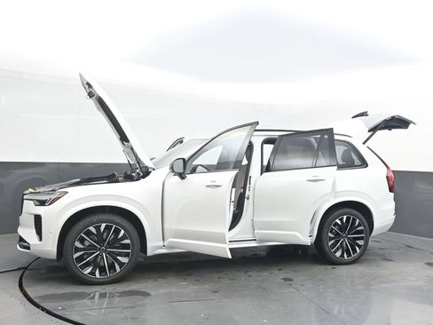 New 2026 Volvo XC90 B6 Ultra image 40