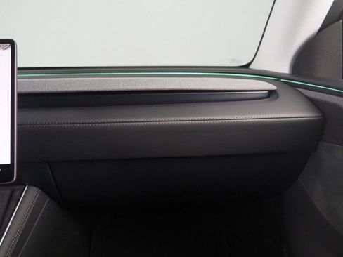 Used 2026 Tesla Model Y Long Range RWD image 46