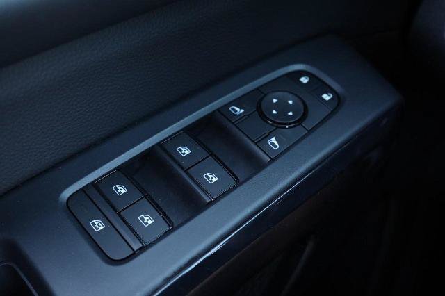 Certified 2025 Nissan Pathfinder SV AWD/4WD image 19