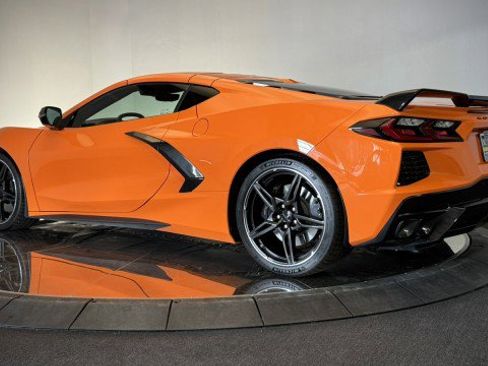 Used 2024 Chevrolet Corvette Stingray Premium Cpe w/ Z51 Performance Package RWD image 3