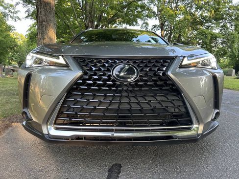Used 2019 Lexus UX 200 w/ Premium Package FWD image 30