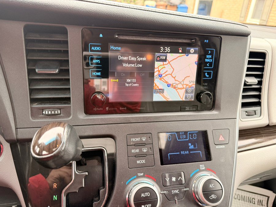 Used 2017 Toyota Sienna XLE w/ XLE Navigation Package AWD/4WD image 25