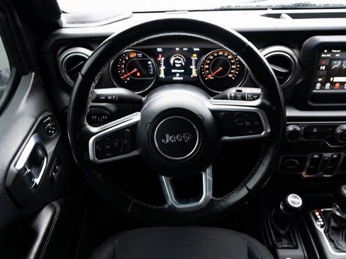 Used 2020 Jeep Wrangler Unlimited Sahara AWD/4WD image 11